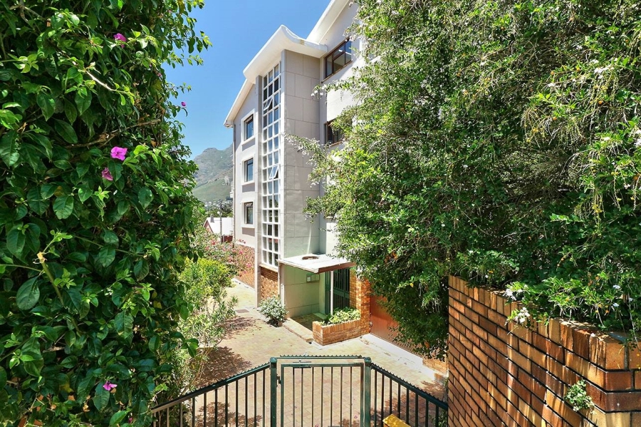 To Let 2 Bedroom Property for Rent in Gardens Western Cape